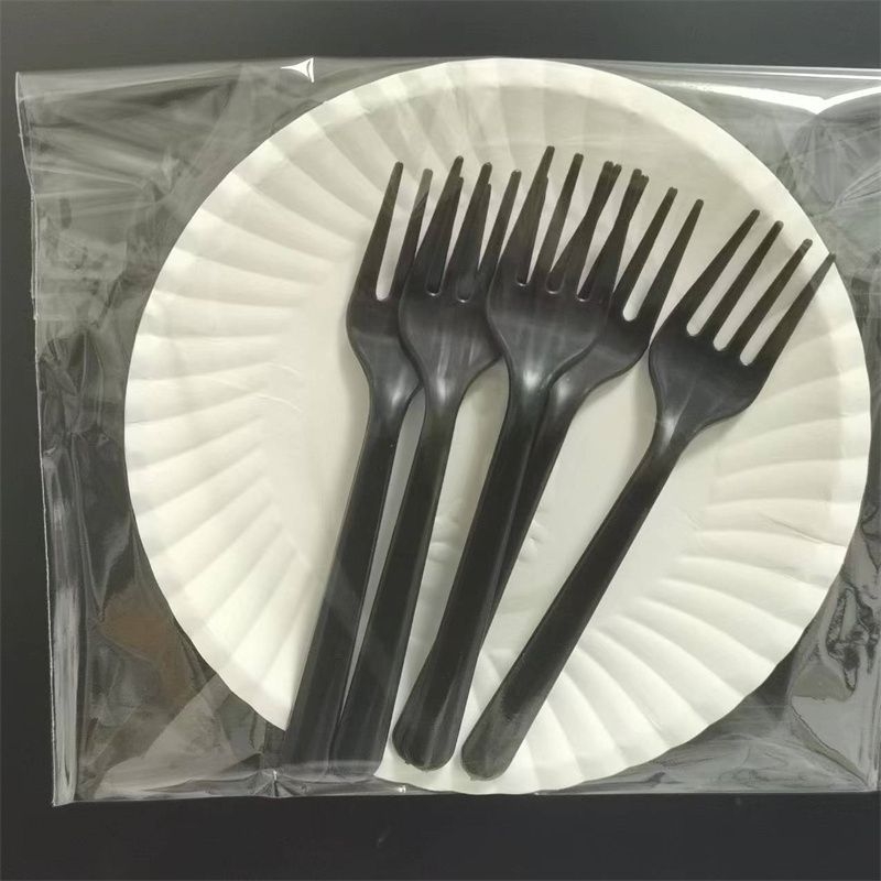 Vienkartinis popierinių lėkštčių ir šaukštų rinkinys gimtadienio šventei – įskaitant lėkštes ir šakutes, medžiaga: popierius, pritaikymas