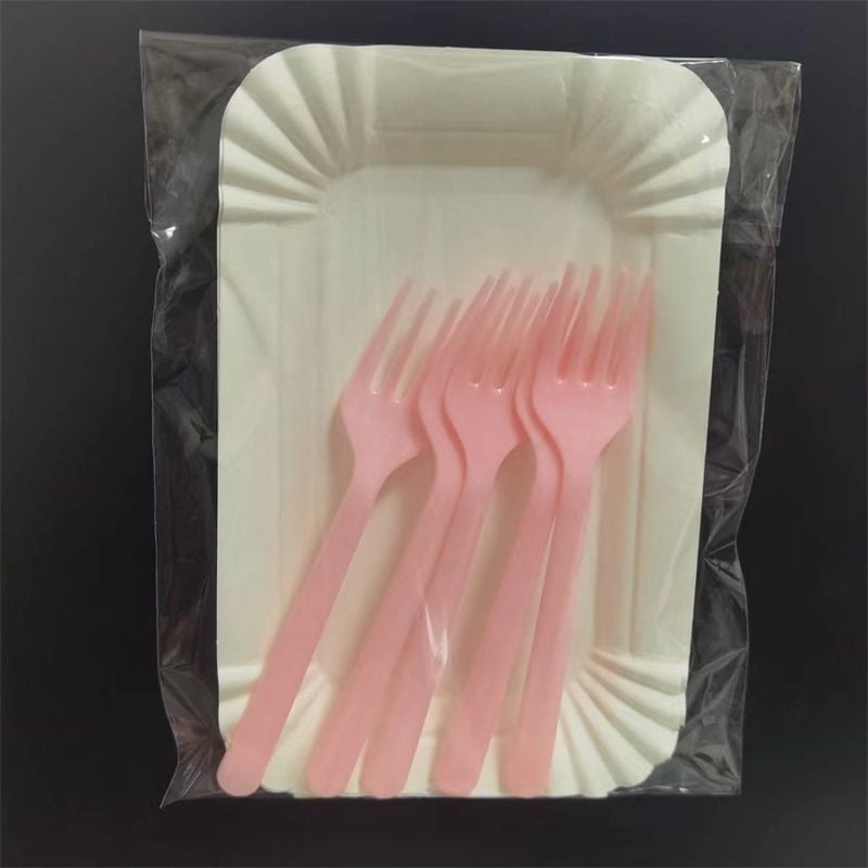 Vienkartinis popierinių lėkštčių ir šaukštų rinkinys gimtadienio šventei – įskaitant lėkštes ir šakutes, medžiaga: popierius, pritaikymas