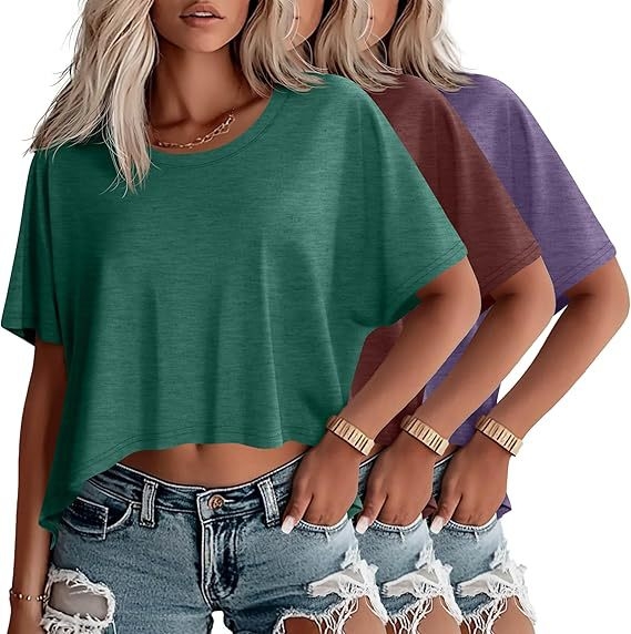 Set od 3 ženskih cropped majica s kratkim rukavima, okruglim izrezom, batwing rukavima, širok kroj