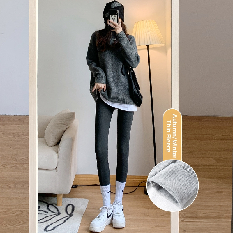 Naistele termilised fleece vooderga leggingud, paks materjal, polüester-spandeksi segu, 9/10 pikkus, kitsas lõige