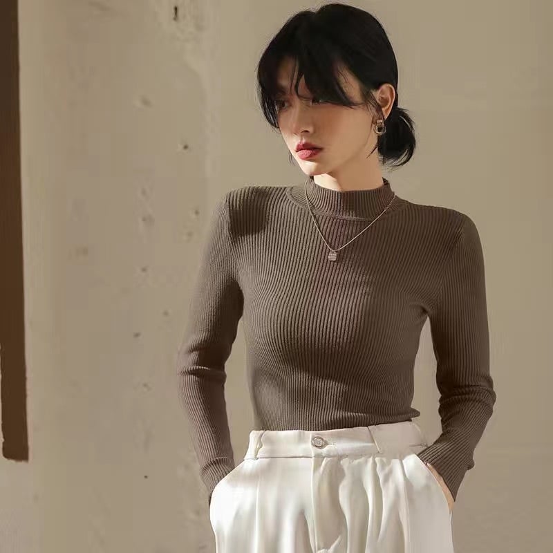 Naiste korea-stiilis must polükõrgusega kootud džemper, ühevärviline, pikad varrukad, kitsas lõige, kapuutsiga, pikkus 50–65 cm, sügis 2025