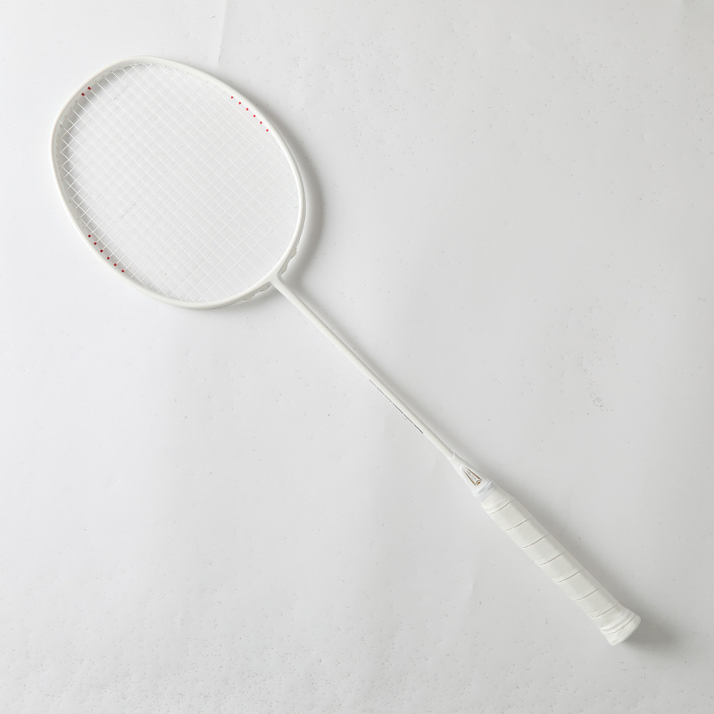 Raketa za badminton s okvirom od karbonskih vlakana, težina 80-84 g, drška G4, direktan udarac, za početnike