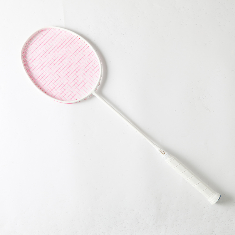 Raketa za badminton s okvirom od karbonskih vlakana, težina 80-84 g, drška G4, direktan udarac, za početnike