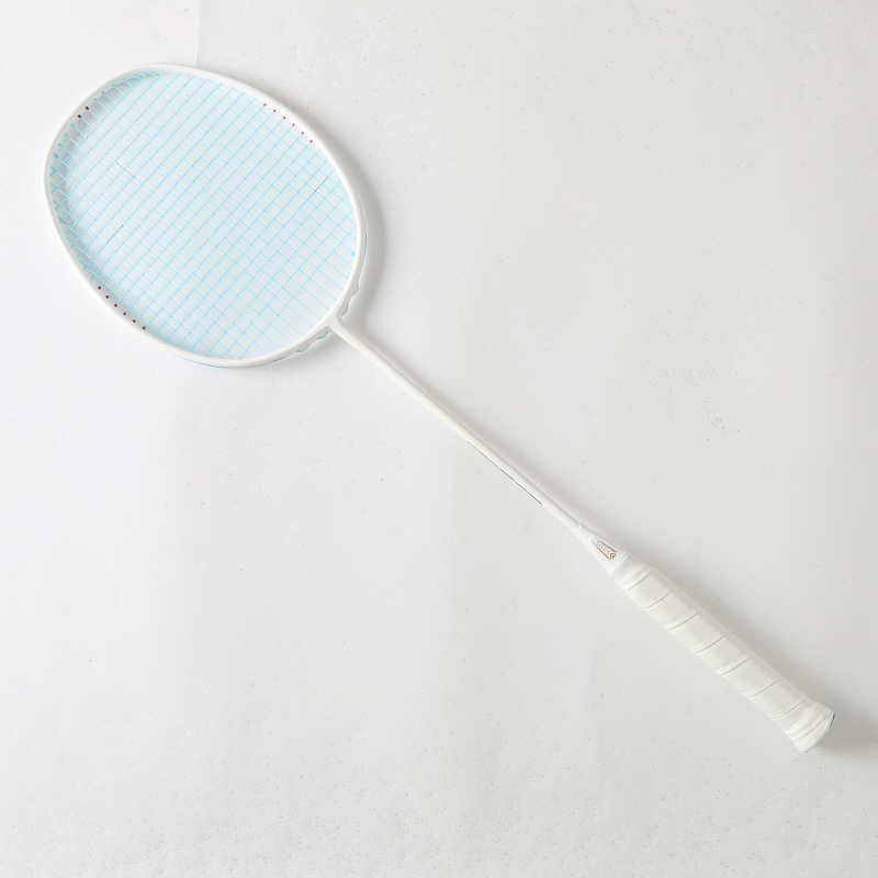 Raketa za badminton s okvirom od karbonskih vlakana, težina 80-84 g, drška G4, direktan udarac, za početnike