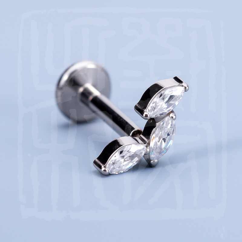 Nosa piercing prsten – G23 titanijeva legura, srcolik oblik, dijamantno ugradnja, cirkon kamen