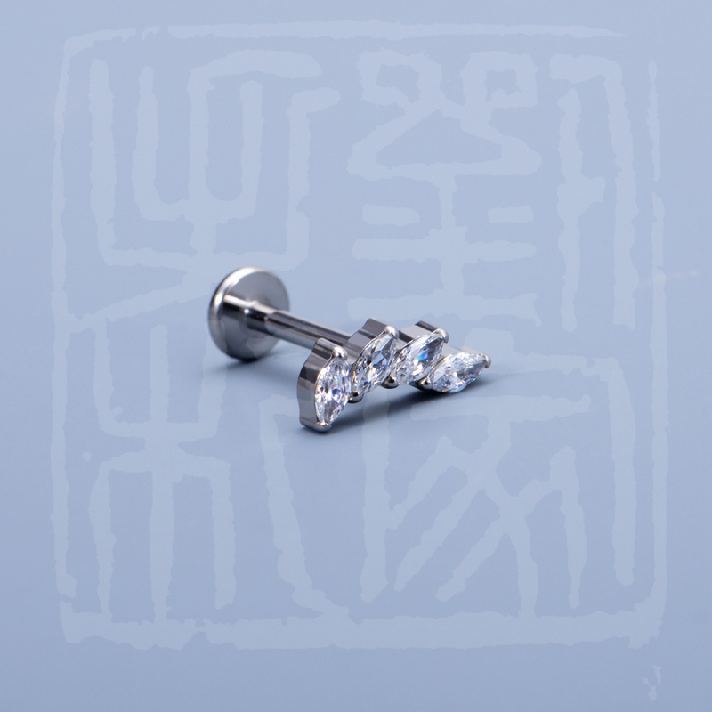 Nosa piercing prsten – G23 titanijeva legura, srcolik oblik, dijamantno ugradnja, cirkon kamen