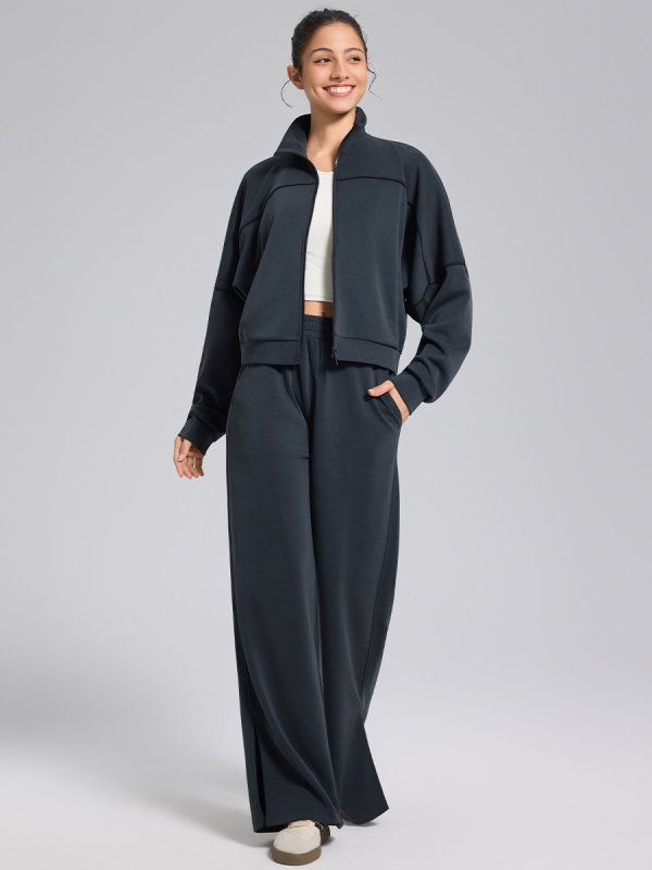 Moterų dviejų dalių komplektas su laisvo kirpimo plačiomis kelnėmis ir džemperiu; Audinys: modal; Sezonos: žiema, pavasaris, ruduo; Stilius: sportas, laisvalaikis, retro