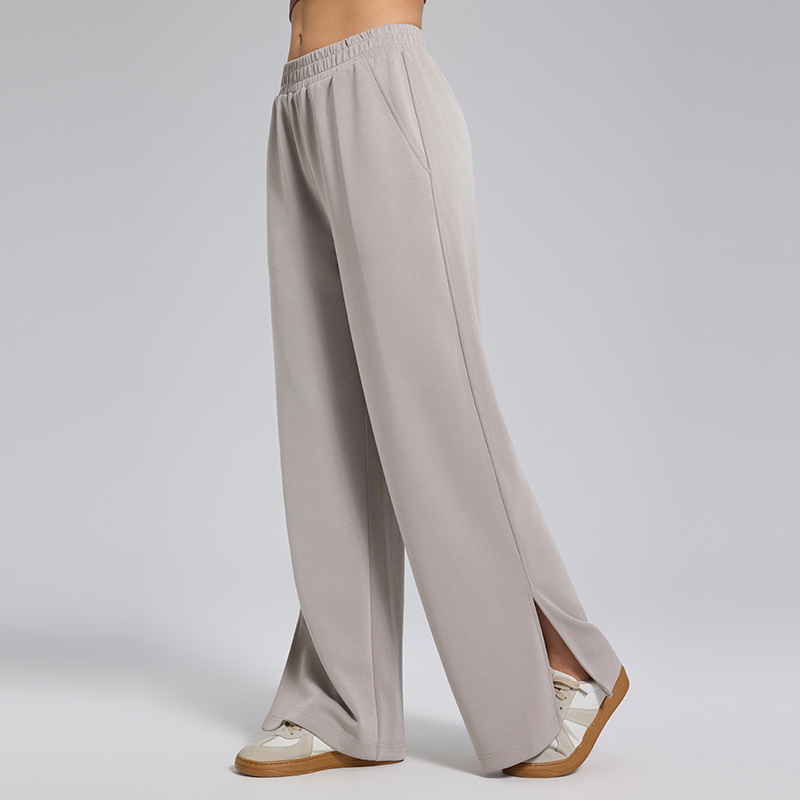 Moterų dviejų dalių komplektas su laisvo kirpimo plačiomis kelnėmis ir džemperiu; Audinys: modal; Sezonos: žiema, pavasaris, ruduo; Stilius: sportas, laisvalaikis, retro