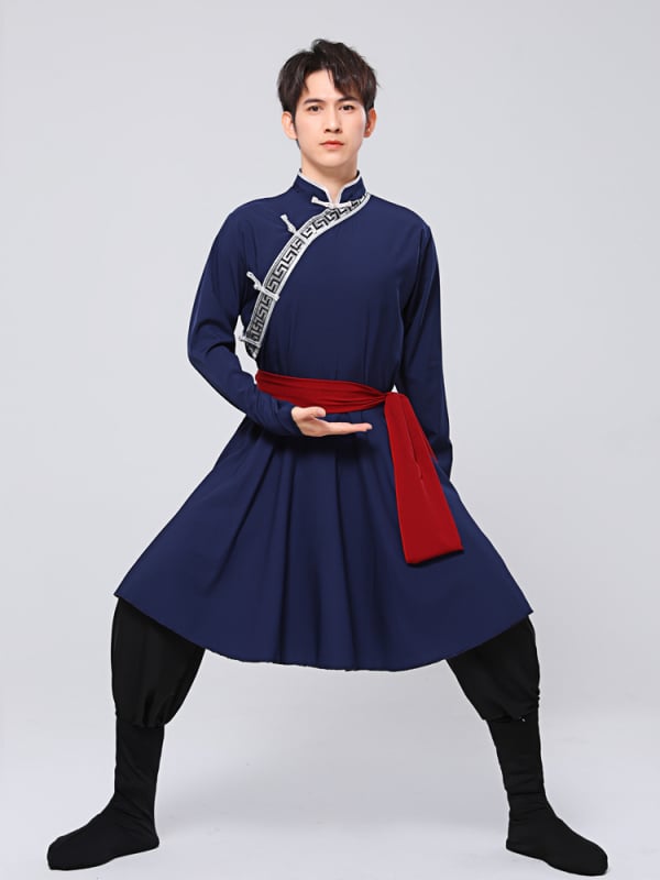 Mongolijas etniskā deju apģērbs vīriešiem – brīvs piegriezums, kardigan stila apģērbs ar seisa apkakli, garas piedurknes, 100% poliesteris