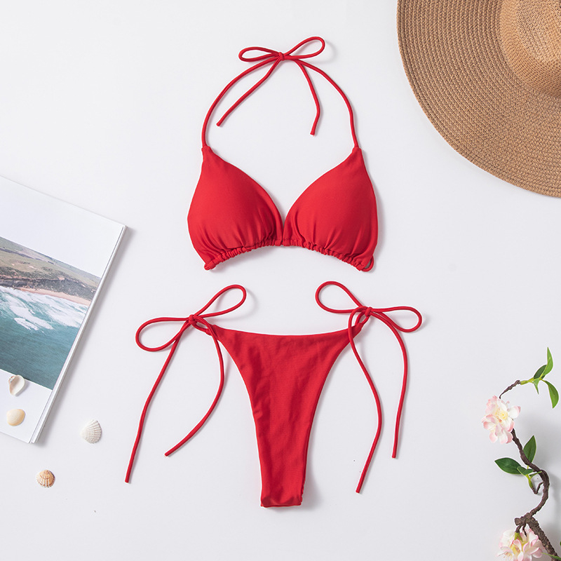 Moterų vienos spalvos bikinis, be petnešėlių, briefs stiliaus, poliesterio audinys, sudėtis 82% poliesteris, 18% elastanas, su krūties pagalvėlėmis