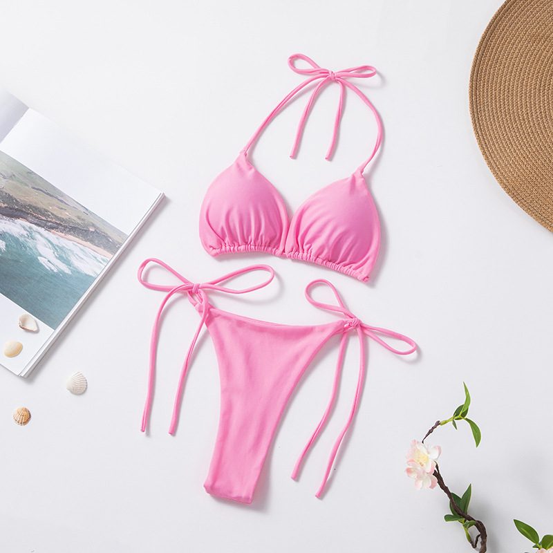 Moterų vienos spalvos bikinis, be petnešėlių, briefs stiliaus, poliesterio audinys, sudėtis 82% poliesteris, 18% elastanas, su krūties pagalvėlėmis