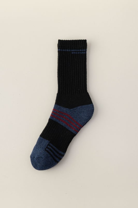 Vyrinės Merino vilnos slidinėjimo kojinės – aukštas tunelis, be siūlių konstrukcija, greitai džiūsta, prieš slydimą, prieš trintį, 30–50% Merino vilna, 96 adatų mezginys, žiemai ir rudeniui