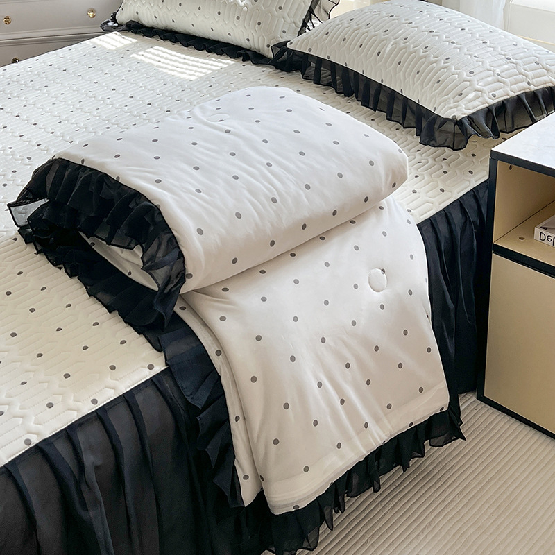 Natūralaus latekso patalynės komplektas su lovos kraštine, 3–4 dalių, latekso kiekis virš 90%, spausdinta audinys, skalbiamas