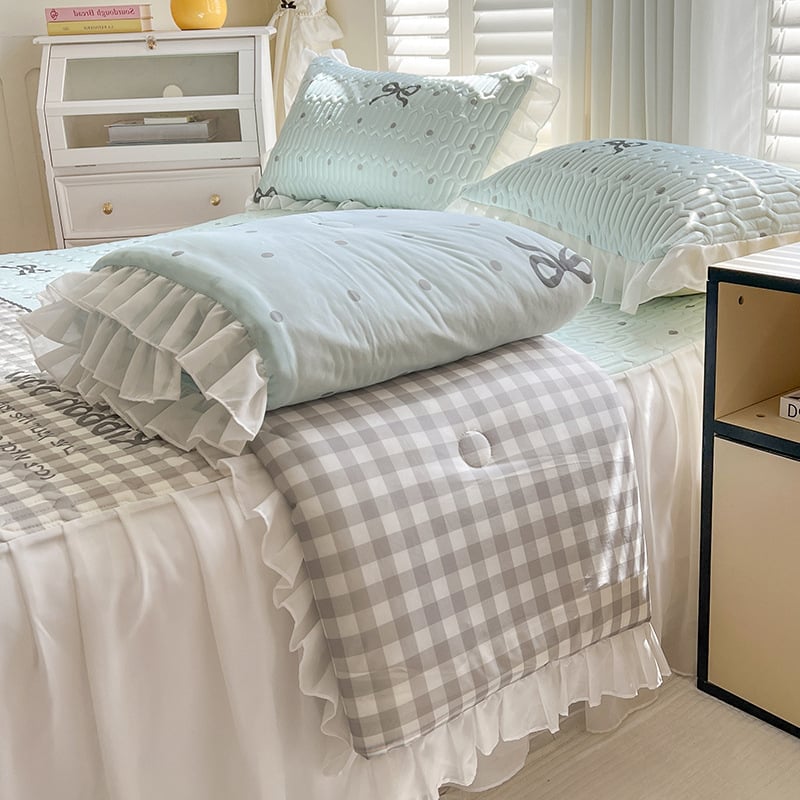 Natūralaus latekso patalynės komplektas su lovos kraštine, 3–4 dalių, latekso kiekis virš 90%, spausdinta audinys, skalbiamas