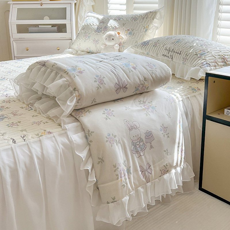 Natūralaus latekso patalynės komplektas su lovos kraštine, 3–4 dalių, latekso kiekis virš 90%, spausdinta audinys, skalbiamas