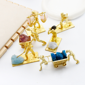 Krištolo raižytas dekoratyvinis dirbinys biurui, svetainei ir miegamajam