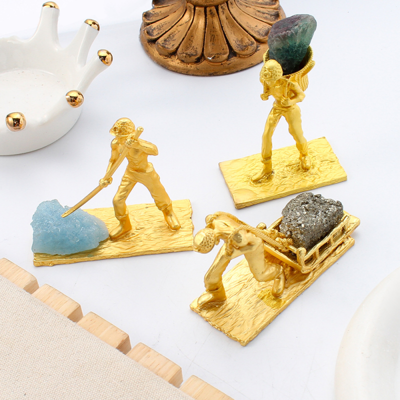 Krištolo raižytas dekoratyvinis dirbinys biurui, svetainei ir miegamajam