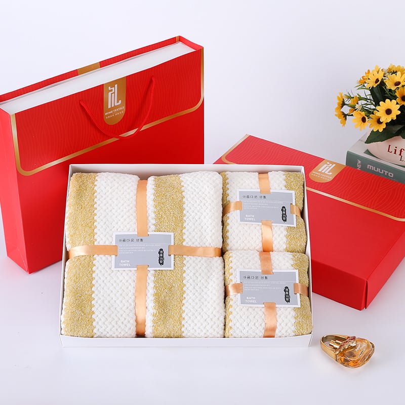 Dovanų rankšluosnių rinkinys dėžutėje – koralo flisas; pritaikomas; logotipo spausdinimas; svoris 600 g (Medžiaga: koralinis flisas; Pakuotė: dovanų dėžutė; Pritaikymas: Taip; Logotipo spausdinimas: Taip; Svoris: 600 g)