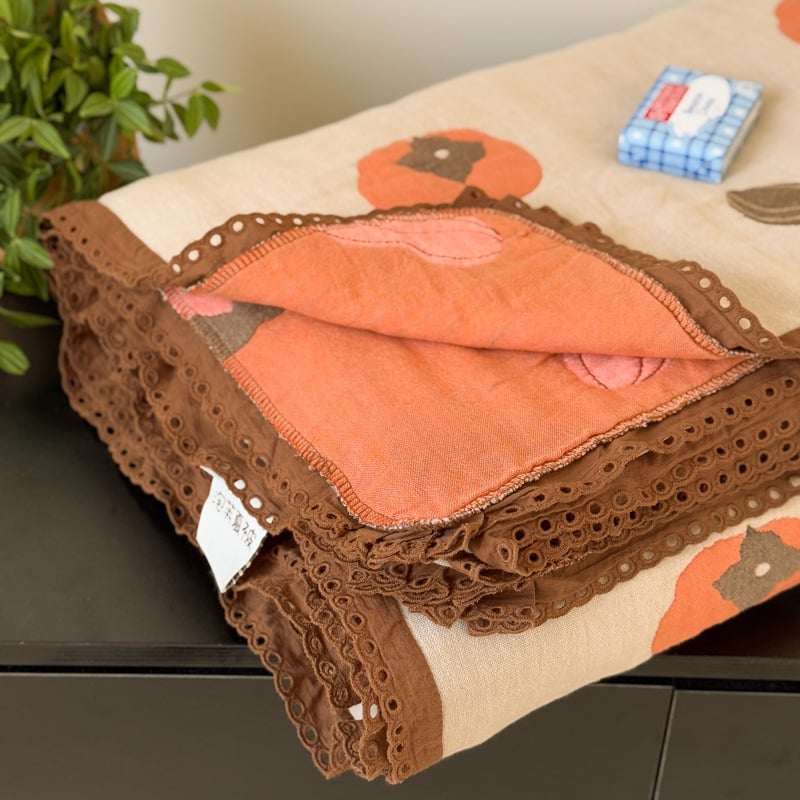 Πενταστρωμα γάζας πάπλωμα με δαντέλα - 100% βαμβάκι; βαφή αντίδρασης; βάρος 1.1–1.5 kg; Άνοιξη & Φθινόπωρο; μοτίβο φυτών και λουλουδιών