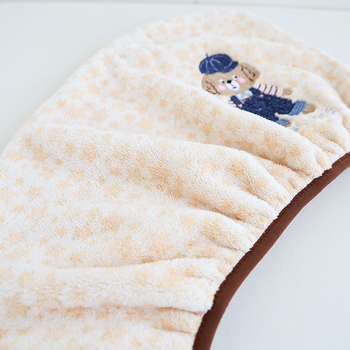 Trodjelni set ručnika za kupanje od koralnog pliša s kapom za sušenje kose, mekan i upijajući; Materijal: koralni pliš; Gustoća: 200–300 g/m²; Pređa: 100 d; Proizvodni procesi: tisak, džakard, obična tkanina