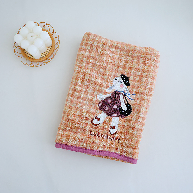 Trodjelni set ručnika za kupanje od koralnog pliša s kapom za sušenje kose, mekan i upijajući; Materijal: koralni pliš; Gustoća: 200–300 g/m²; Pređa: 100 d; Proizvodni procesi: tisak, džakard, obična tkanina