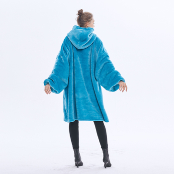 Pătură cu glugă din flanelă, poliester, 300–500 g, mâneci lungi, personalizare disponibilă