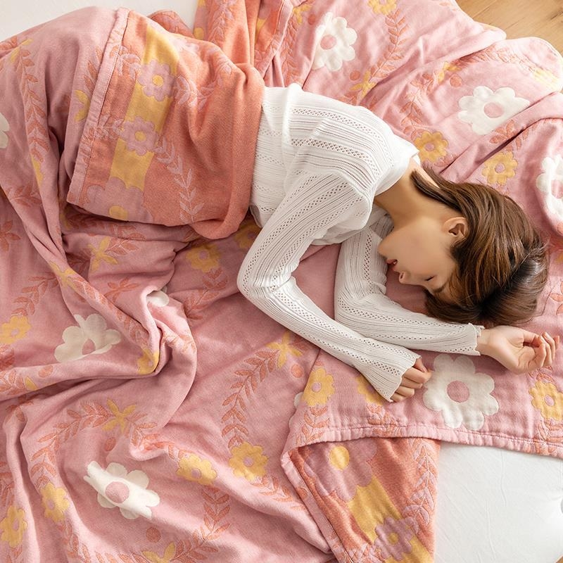 Βαμβακερή πετσέτα-κουβέρτα με φλοράλ μοτίβο, καλοκαιρινή σχεδίαση