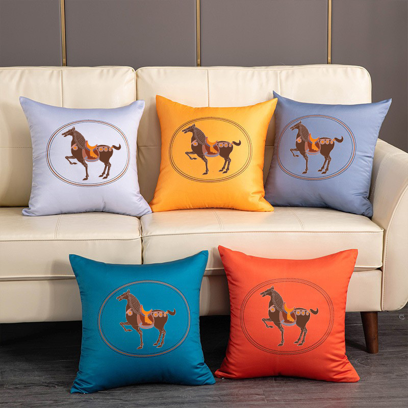 Szatén párnahuzat belső töltettel – fényes luxus stílus, poliészter töltet, minta: csíkos/egyszínű/geometriai/karikatúra, szövés: nyomtatás, testreszabás elérhető