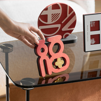 Дървен настолен декоративен аксесоар за хол с телевизионно шкафче – модерен стил, подарък за нов дом, диплома и други поводи