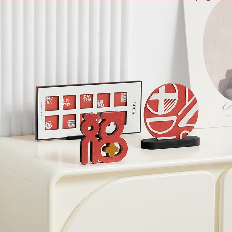 Дървен настолен декоративен аксесоар за хол с телевизионно шкафче – модерен стил, подарък за нов дом, диплома и други поводи