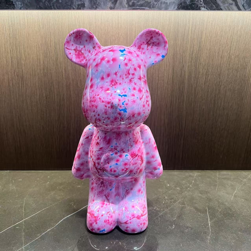 Декоративно мече за детска стая - пластмасова фигурка, стил лукс, инжекционно формована (Материал: пластмаса; Технология: инжекционно формоване; Стил: лукс; Подходящ за подарък: рождени дни, нов дом, пътуване)