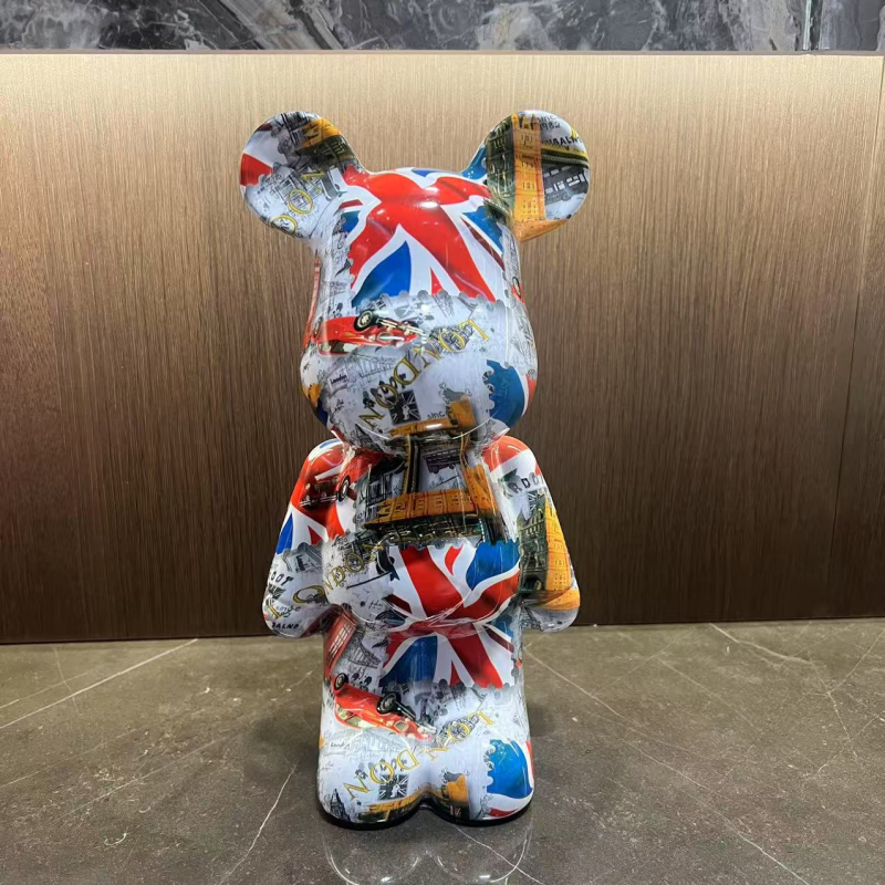 Декоративно мече за детска стая - пластмасова фигурка, стил лукс, инжекционно формована (Материал: пластмаса; Технология: инжекционно формоване; Стил: лукс; Подходящ за подарък: рождени дни, нов дом, пътуване)