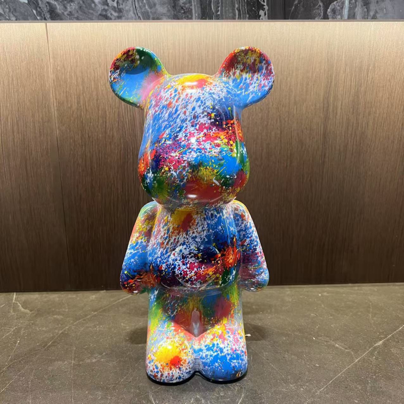 Декоративно мече за детска стая - пластмасова фигурка, стил лукс, инжекционно формована (Материал: пластмаса; Технология: инжекционно формоване; Стил: лукс; Подходящ за подарък: рождени дни, нов дом, пътуване)