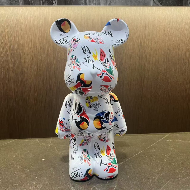 Декоративно мече за детска стая - пластмасова фигурка, стил лукс, инжекционно формована (Материал: пластмаса; Технология: инжекционно формоване; Стил: лукс; Подходящ за подарък: рождени дни, нов дом, пътуване)