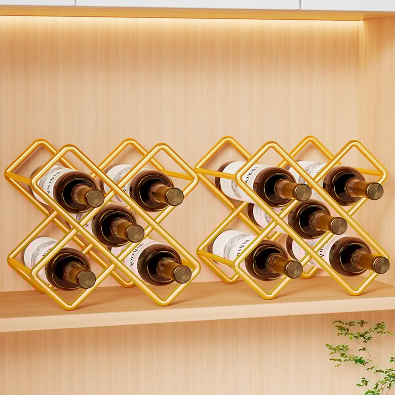 Διακοσμητική βάση κρασιού με ρομβοειδές πλέγμα, επιτραπέζιο μπαρ, κεκλιμένη προβολή, μεταλλική κατασκευή, στυλ ελαφριάς πολυτέλειας.