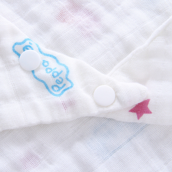 Kūdikių gazės bavetė su trikampio formos dvigubo užsegimo, greitas įsisavinimas 0–5 s, logotipo spausdinimo galimybė