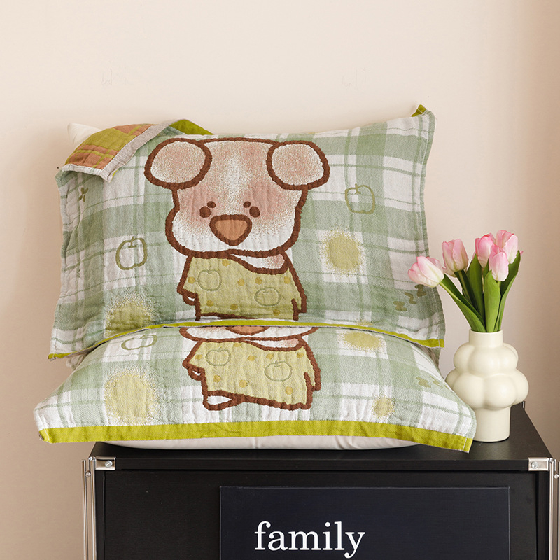 Памучни марлеви възглавнични кърпи (пакет от две) – четири слоя, чувствителни към кожата, дишащи, детска анимационна тема