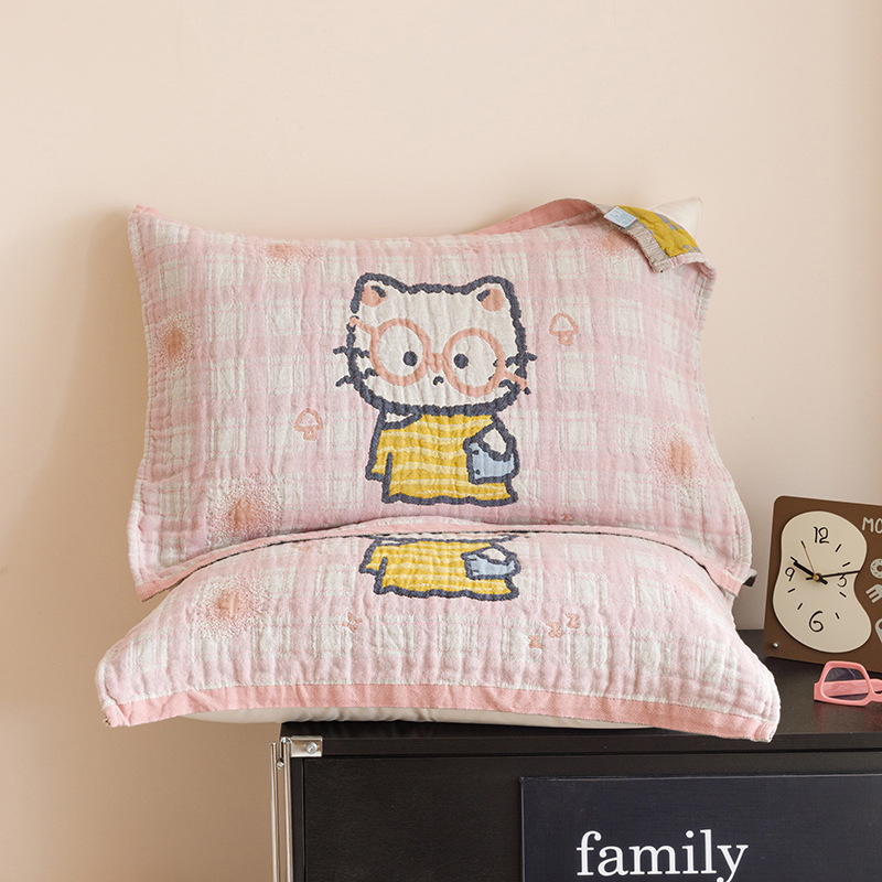 Памучни марлеви възглавнични кърпи (пакет от две) – четири слоя, чувствителни към кожата, дишащи, детска анимационна тема