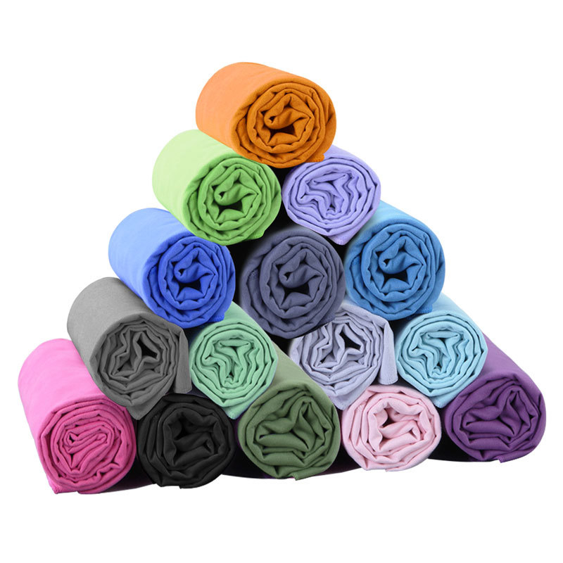 Mikropluošto sportinis rankšluostis, greitas džiūvimas, prakaito sugėrimas, dvipusis veliūras, 200 GSM, logotipo spausdinimas prieinamas