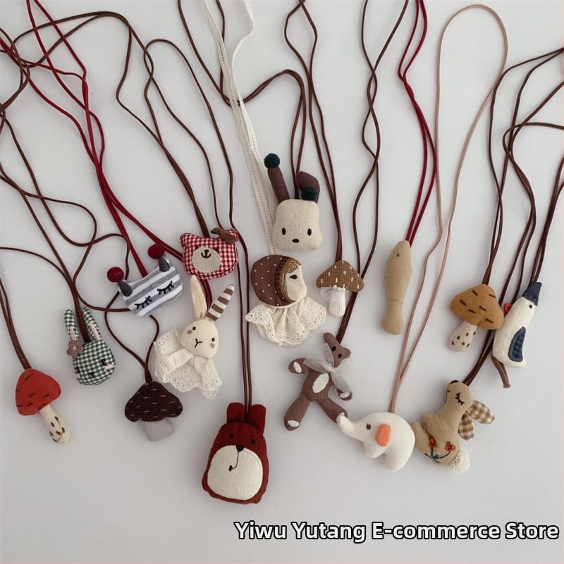 Gyerekeknek készült nyaklánc - kézzel készített, textil, rajzfilm stílus