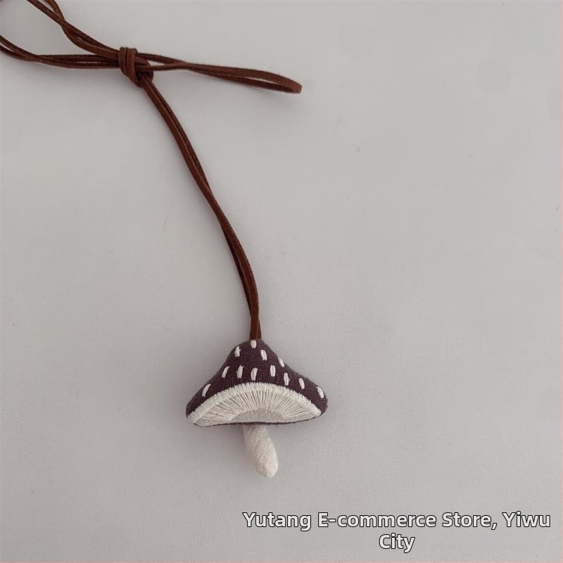 Gyerekeknek készült nyaklánc - kézzel készített, textil, rajzfilm stílus