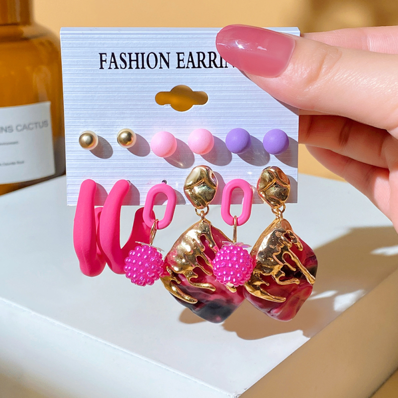 Auskarų rinkinys – geometrinis dizainas iš plastiko/medžiagos, vaikams; formos: širdies formos, U formos ir geometriniai; nerūdijančio plieno kabliukai; aplinkai draugiška apdirbimo