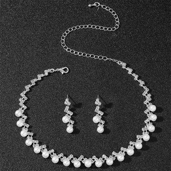 Set nakita: rhinestones, geometrijski uzorak, perljivi stil, naušnice i ogrlica