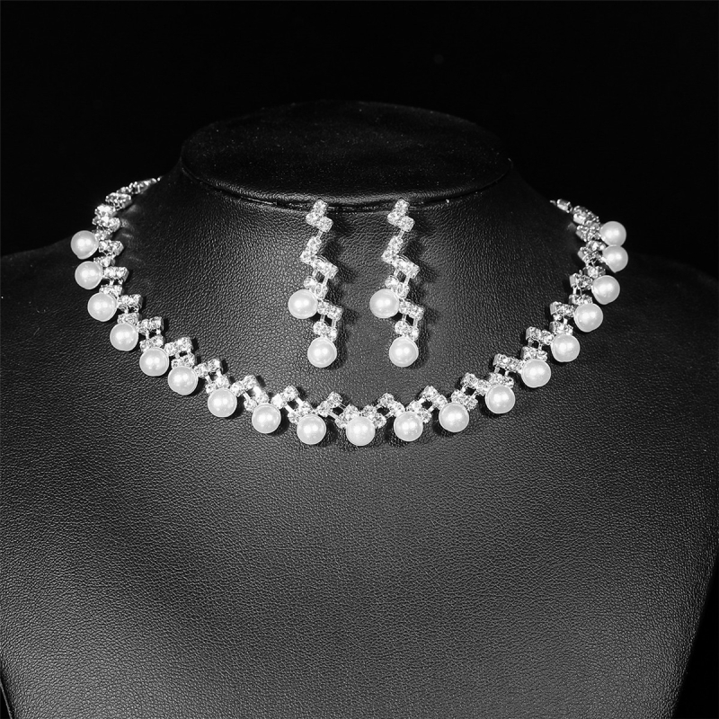 Set nakita: rhinestones, geometrijski uzorak, perljivi stil, naušnice i ogrlica