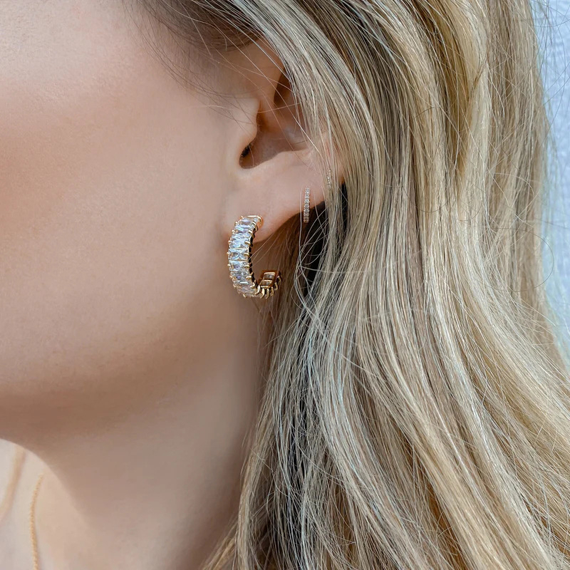 925 ezüst fülbevaló tű és réz alap, gyémánt-beállítás, geometriai U-alakú design, klasszikus női stílus