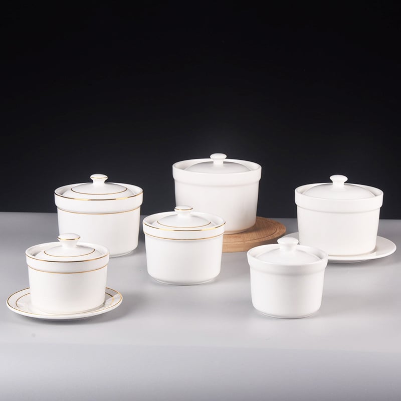 Portselanist kauss, moodsalt minimalistlik stiil, mikrolaineahjus kasutatav, alglazüüri värviga pind, kohandamine saadaval