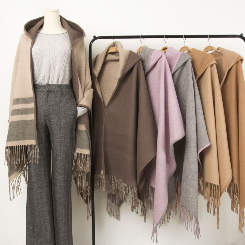 Șal femeie din lână pură, dublu față, cu ciucuri și glugă, țesătură twill, model dungat, cald, finisaj satin