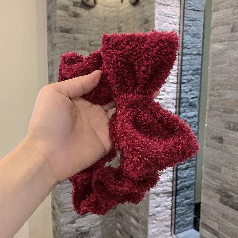 Galvas apdare – salds stils, audums, zīmols Unique, 2025. gada pavasaris