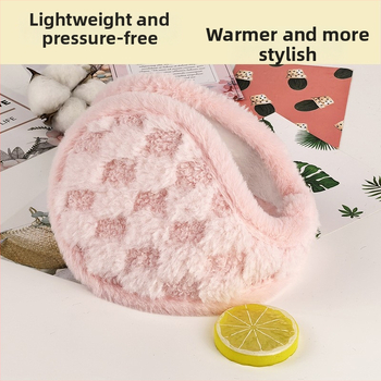 Talve earmuffid plüüsmaterjalist; veluurvooder; paksendatud disain; ruuduline muster; tagumine paigaldus (Materjal: plüüs; Vooder: veluur; Paksus: paksendatud; Muster: ruuduline; Paigaldus: tagumine)