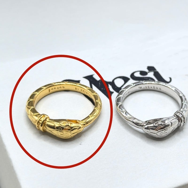 Zīmju gada juvelierizstrādājumu komplekts: kaklarota, gredzens, auskari un rokassprādze ar ģeometrisku dizainu no vara; standarta ķēde; sievietēm; vasara 2025